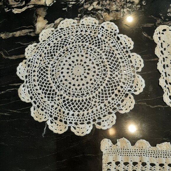 Vintage Set Of Crochet Doilies Table Runners Lace Rectangular Floral Embroidered - Picture 4 of 14
